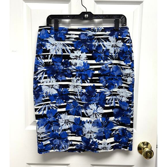 Ann Taylor Pencil Skirt, Blue White Floral, Lined, Knee Length, Women's Size 8 - Picture 1 of 4